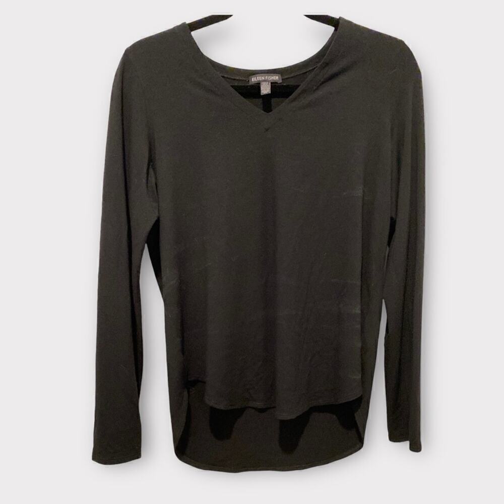 Eileen Fisher black v neck long sleeve top blouse. 92% Viscose 8% Spandex SP
C